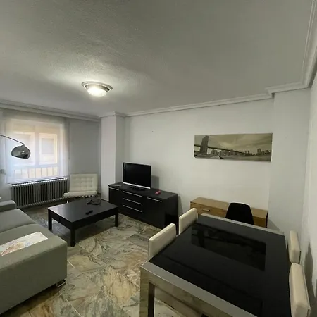 Piso De 3 Con Salon En El Centro De Apartament