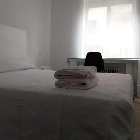 Apartamento Piso Amplio En El Centro De Salamanca, Tv, Wifi *