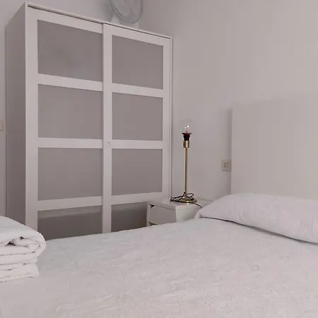 Piso De 3 Con Salon En El Centro De Apartment
